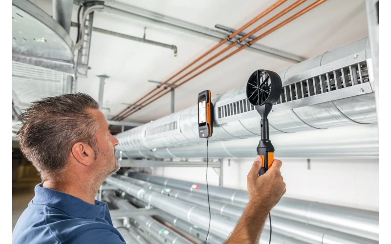 Testo 400 - Výhodná sada pro měření proudění se so Měření proudění vzduchu